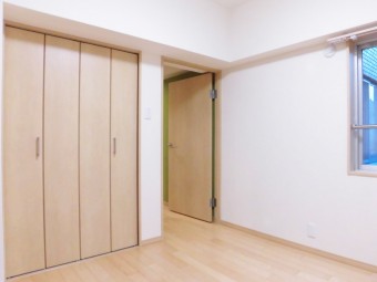 玄関を広々とした自転車も置ける開放的な空間に 渋谷区I様邸 玄関を広々とした自転車も置ける開放的な空間に 渋谷区I様邸